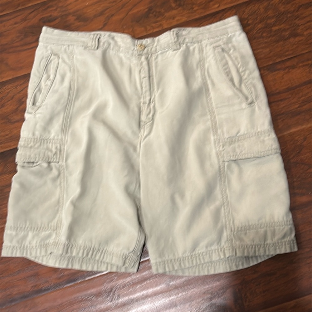 Tommy Bahama linen Cargo shorts